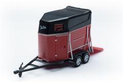 Tandem axle horse trailer